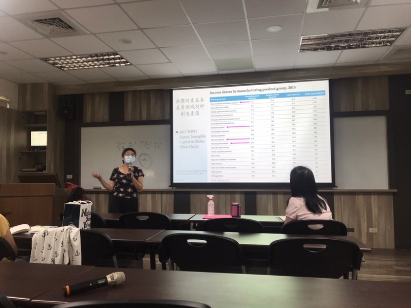 1100318 國立台灣大學法律系李素華副教授演講圖片