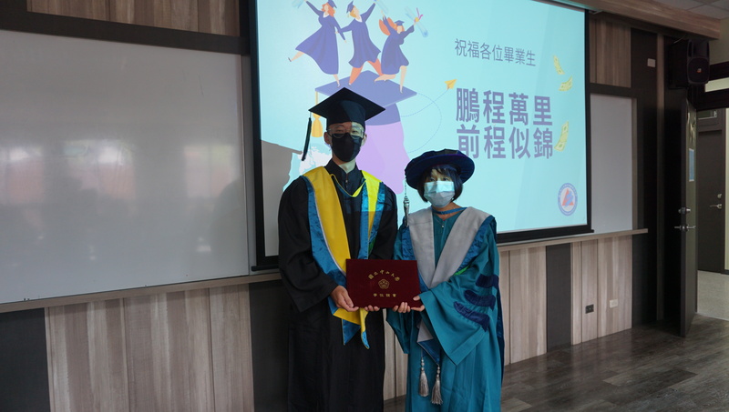 1110615 精準所小畢典圖片